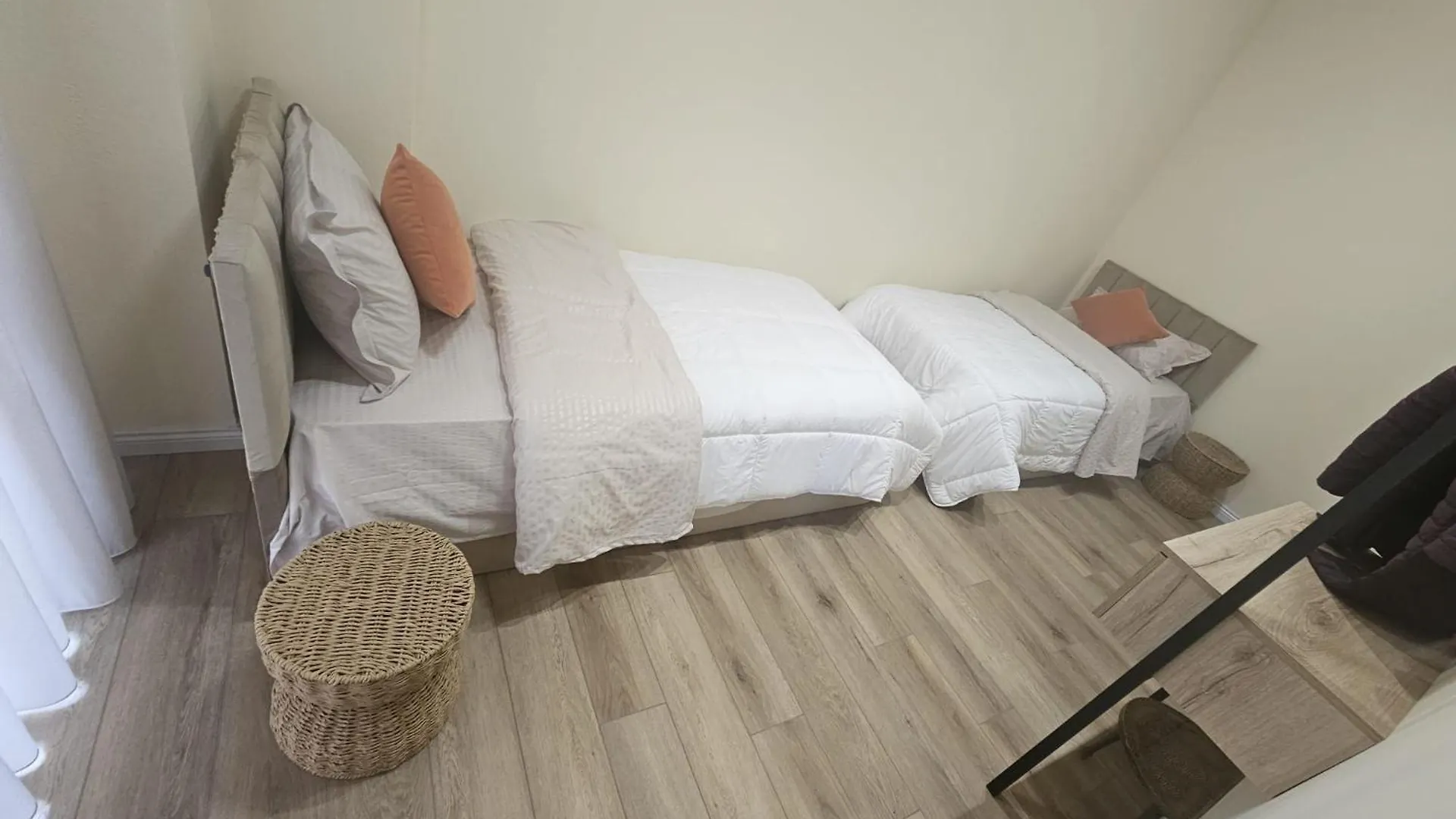 Sweet Yellow Palace, Pazari I Ri Tirana Apartment
